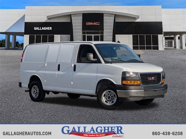 2022 GMC Savana Base