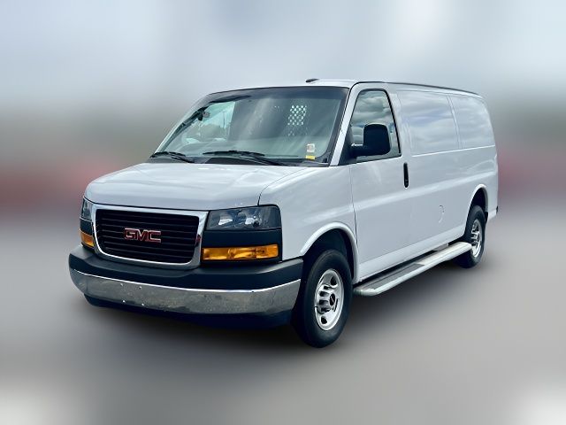 2022 GMC Savana Base