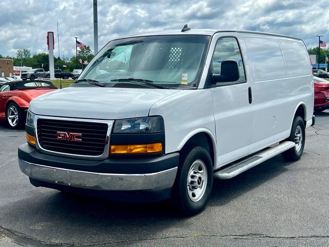 2022 GMC Savana Base