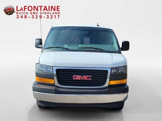 2022 GMC Savana Base