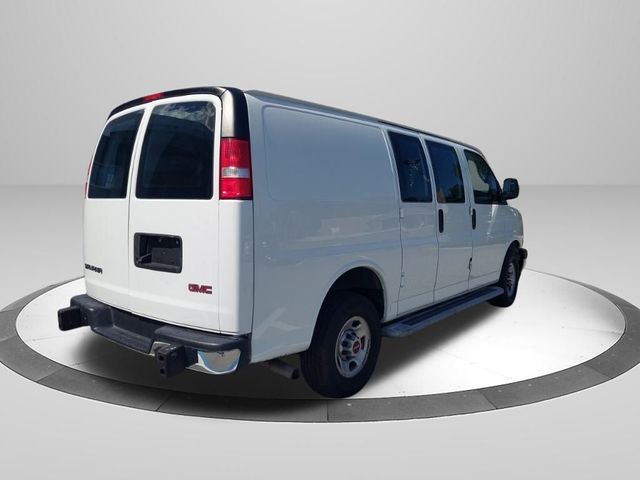 2022 GMC Savana Base