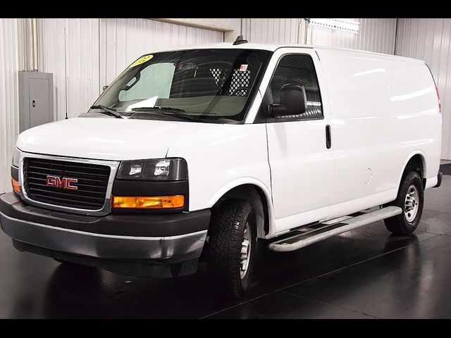 2022 GMC Savana Base