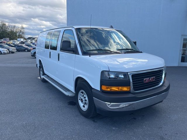 2022 GMC Savana Base