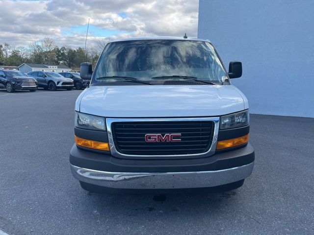 2022 GMC Savana Base