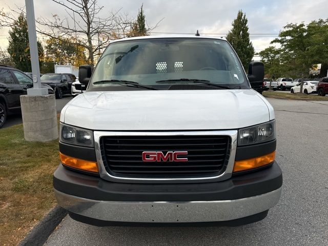 2022 GMC Savana Base