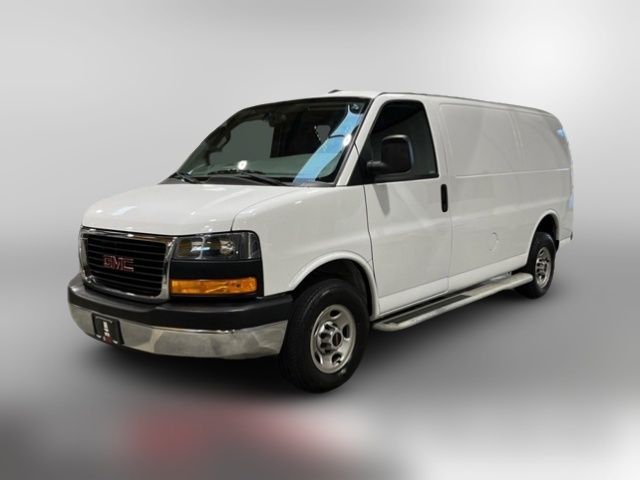 2022 GMC Savana Base