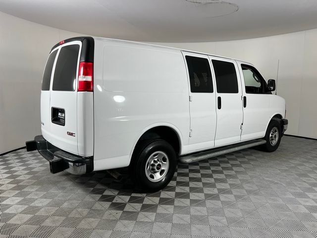 2022 GMC Savana Base