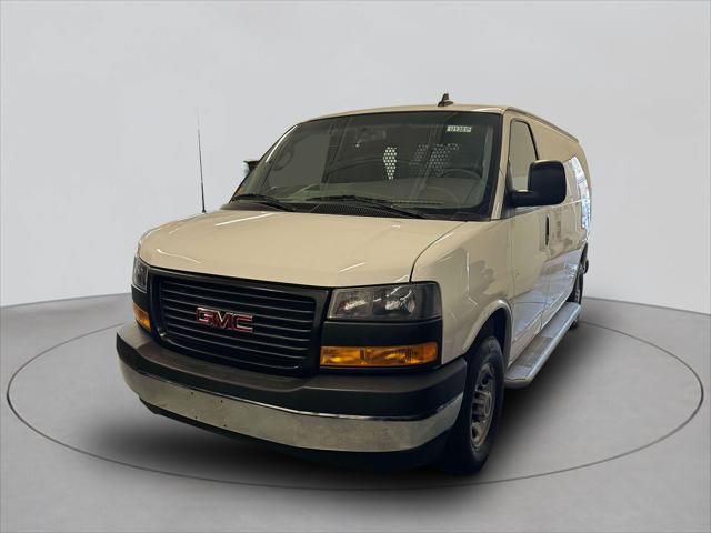 2022 GMC Savana Base