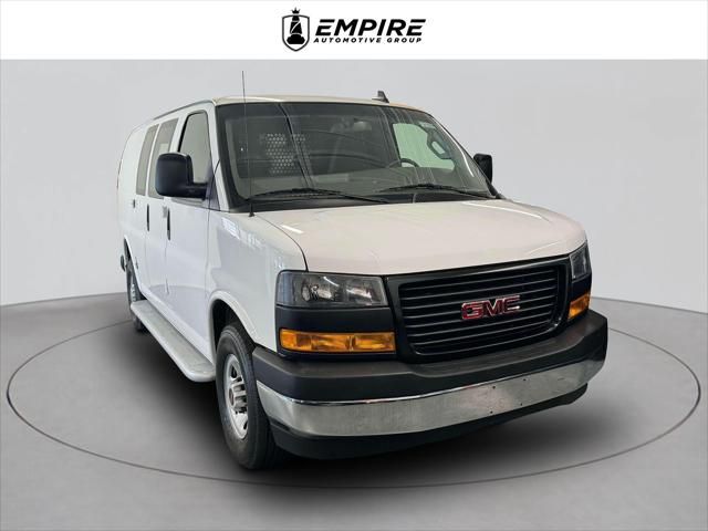 2022 GMC Savana Base