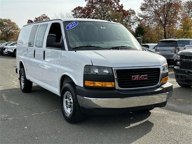 2022 GMC Savana Base