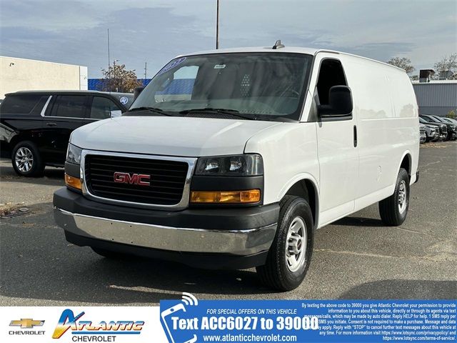 2022 GMC Savana Base