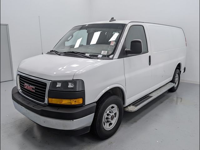 2022 GMC Savana Base