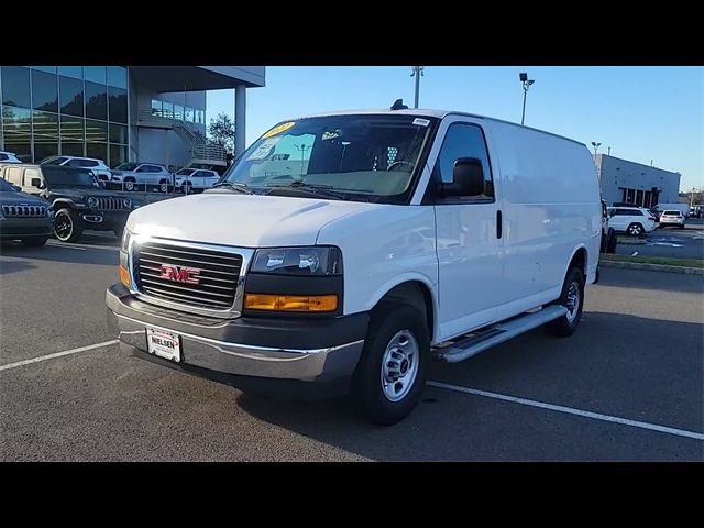 2022 GMC Savana Base