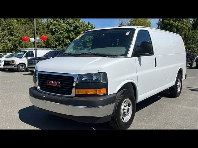 2022 GMC Savana Base