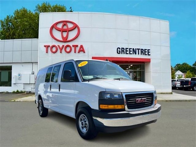 2022 GMC Savana Base