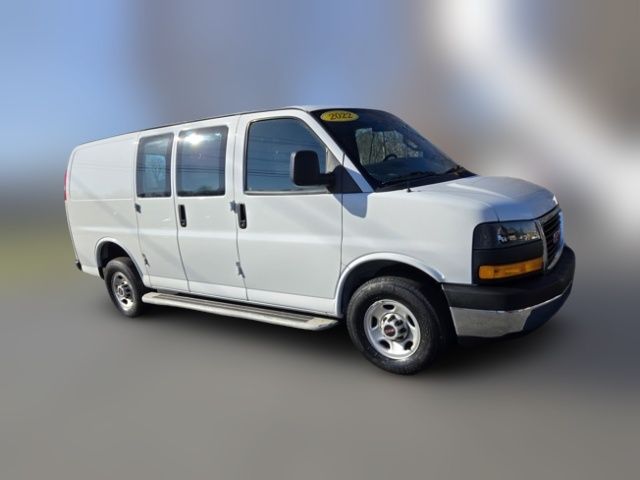 2022 GMC Savana Base