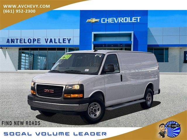 2022 GMC Savana Base