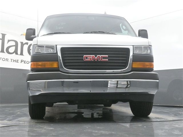 2022 GMC Savana Base