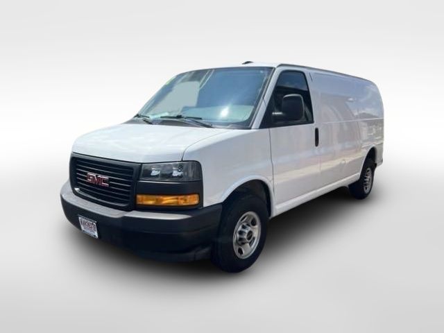 2022 GMC Savana Base