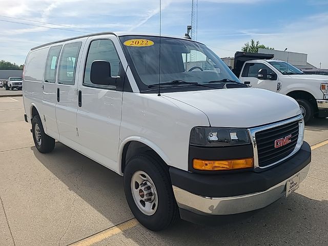 2022 GMC Savana Base