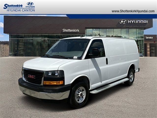 2022 GMC Savana Base