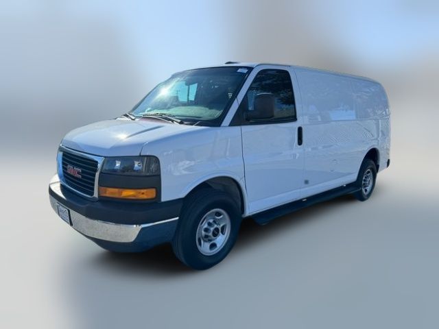 2022 GMC Savana Base