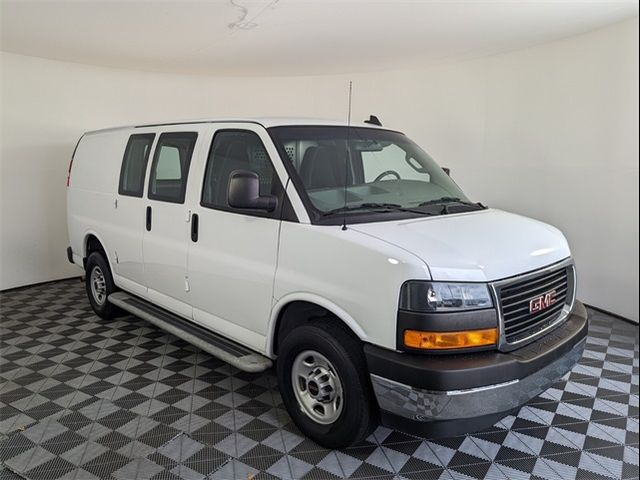 2022 GMC Savana Base