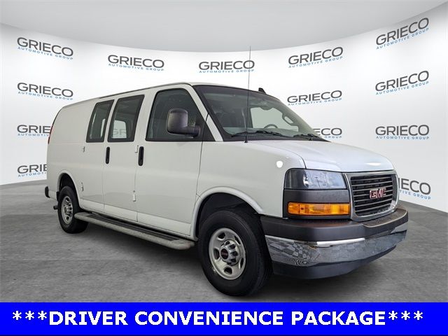 2022 GMC Savana Base