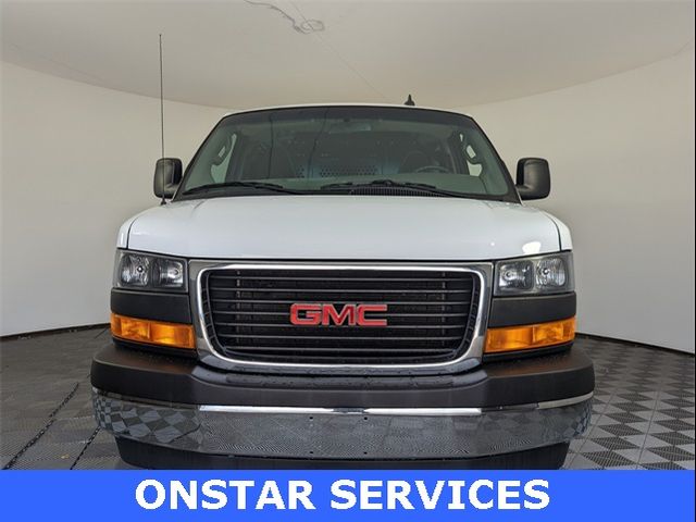 2022 GMC Savana Base