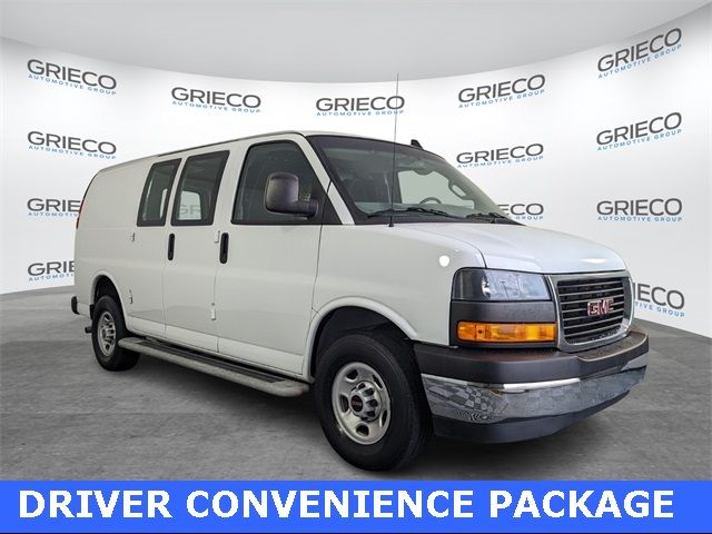 2022 GMC Savana Base