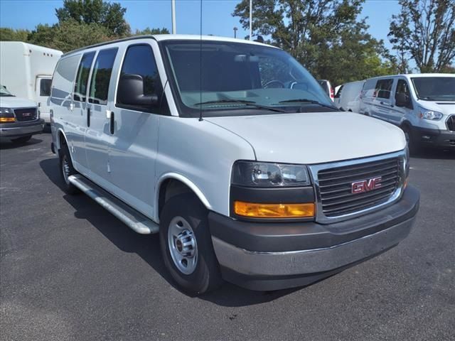 2022 GMC Savana Base