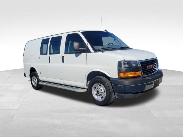 2022 GMC Savana Base