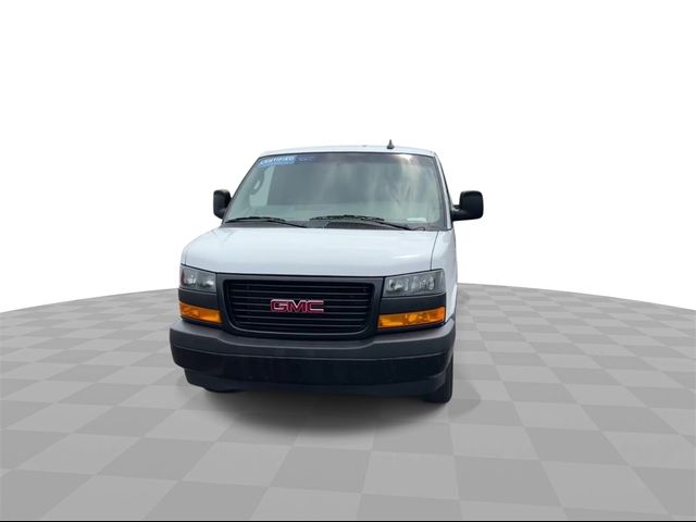 2022 GMC Savana Base