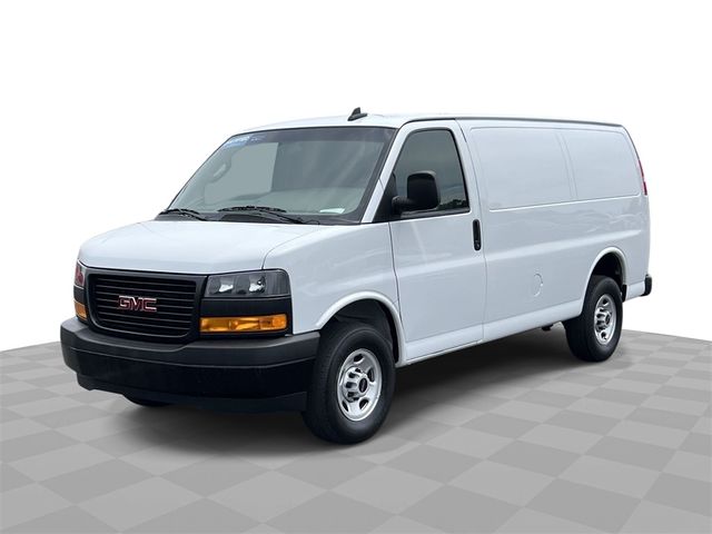 2022 GMC Savana Base