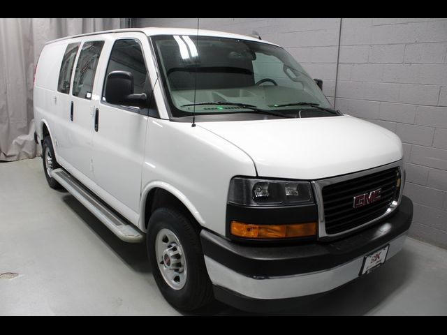 2022 GMC Savana Base