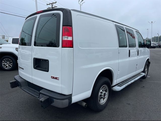 2022 GMC Savana Base