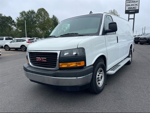 2022 GMC Savana Base