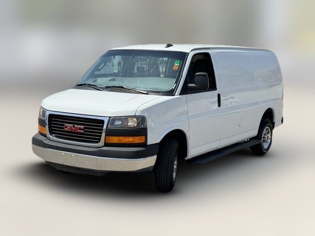 2022 GMC Savana Base