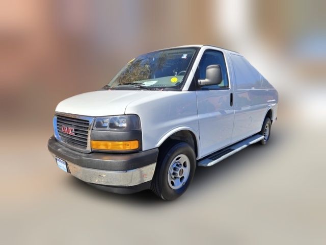 2022 GMC Savana Base