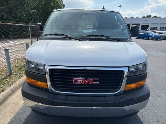 2022 GMC Savana Base