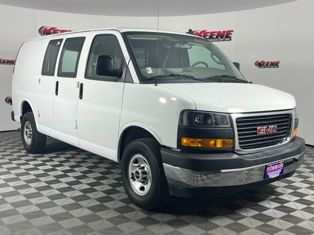 2022 GMC Savana Base