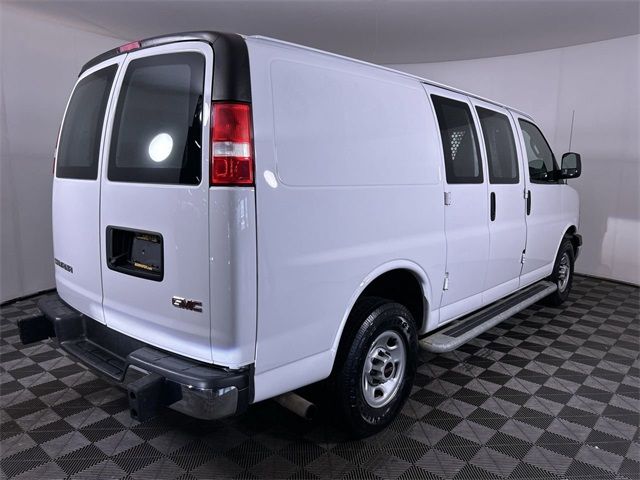 2022 GMC Savana Base