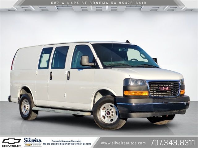 2022 GMC Savana Base