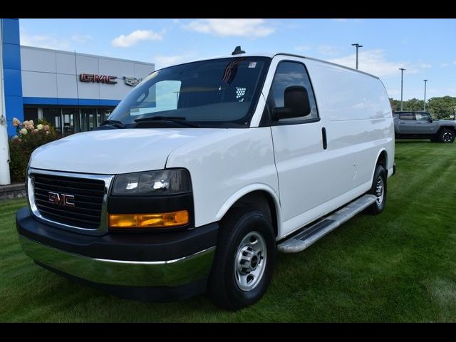 2022 GMC Savana Base