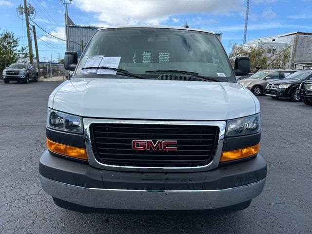 2022 GMC Savana Base