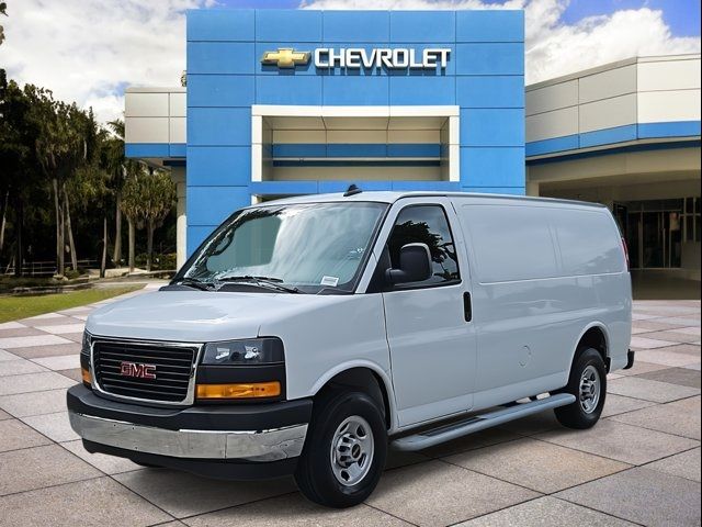 2022 GMC Savana Base