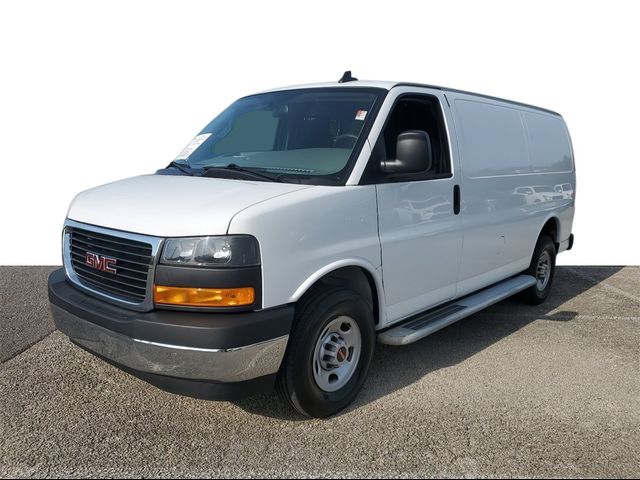 2022 GMC Savana Base