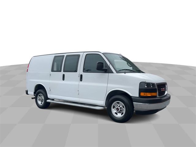 2022 GMC Savana Base