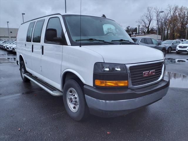 2022 GMC Savana Base