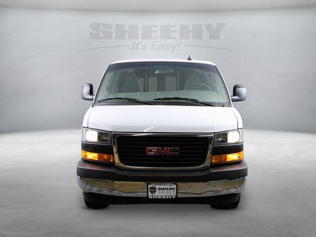 2022 GMC Savana Base